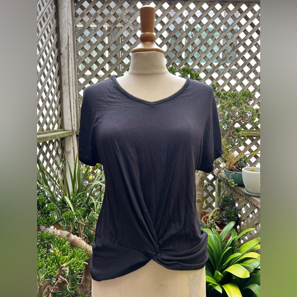 Elie Tahari Short Sleeve Top Size Small, Black. Knotted front.  MODAL. NWT